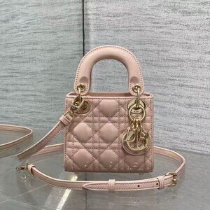 Classic DIOR Bag: A Stylish and Versatile Choice for Elegance